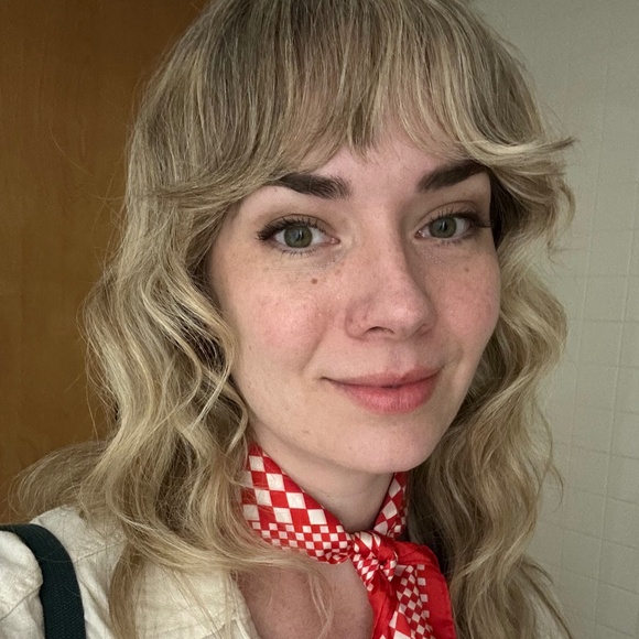 Meet your Posher, Morgan - Picture 1 of 2